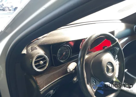 2017 Mercedes-Benz E 300 4Matic из США, поврежденный, VIN WDDZF4KB3HA177441